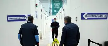 Variante Delta, terza dose, richiamo annuale: il punto