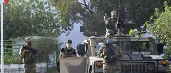 Tunisia, presidente ordina coprifuoco notturno per un mese