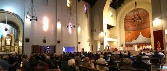 Covid, le regole per la messa: no Green pass, ma distanziamento