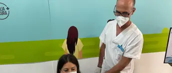 Covid, a Messina la prima vaccinata senza ago