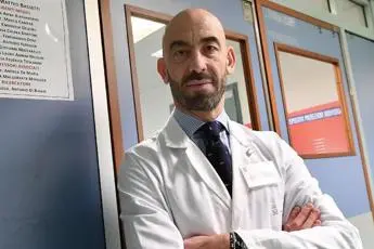 Variante Delta, Bassetti: \"Molto contagiosa, ricorda la varicella\"