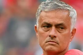 Mourinho: \"Tifosi della Roma sto arrivando\"