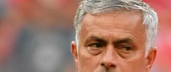 Mourinho: \"Tifosi della Roma sto arrivando\"