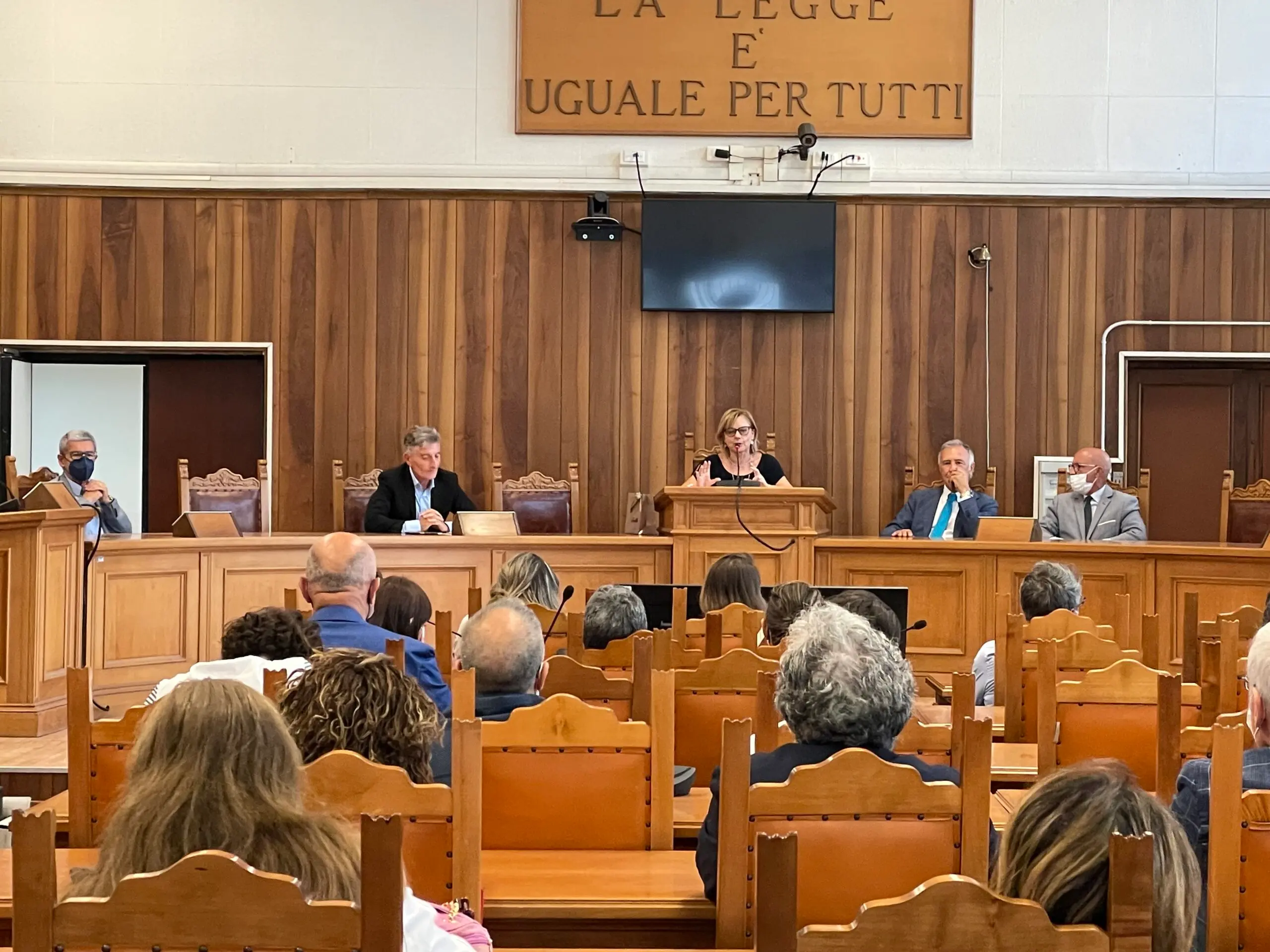 Il giudice Giovanni Garofalo saluta il tribunale di Cosenza