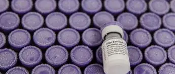 Vaccini Covid, Pfizer chiederà autorizzazione per terza dose