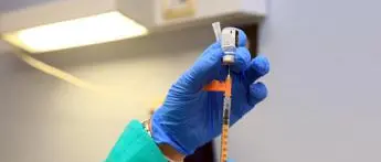 Vaccino covid, Iss: \"Protegge tutti al 100% da malattia grave\"