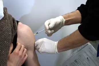 L'infettivologo Mastroianni, 'ogni medico convinca pazienti no-vax a vaccinarsi contro Covid , si può fare'