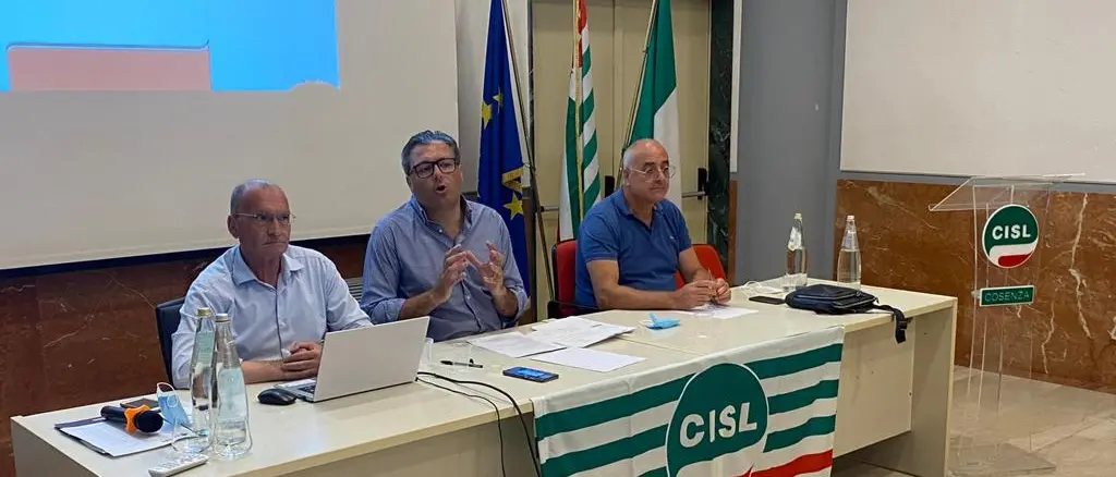 Riunito il Comitato esecutivo della Cisl di Cosenza. «Difendere il lavoro»