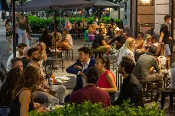 Contagi in risalita, ecco le regioni a rischio zona gialla