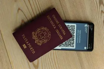 Covid Italia, Rasi: \"Ci saranno altre varianti, sì al green pass\"