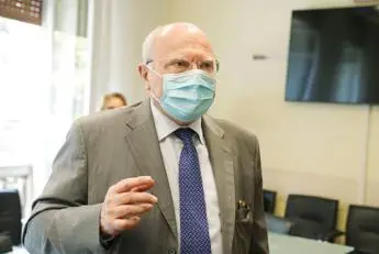 Covid, Galli: \"Finché circola in under 40 non ne usciamo\"