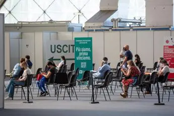 Vaccini, Pregliasco risponde a Salvini: \"Senza è rischio per tutti\"