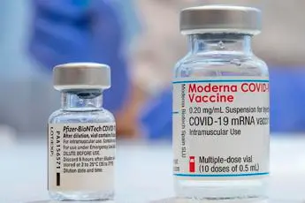 Pfizer e Moderna, Aifa: \"Casi molto rari di miocardite dopo vaccini\"