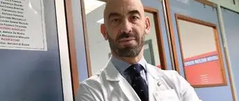 Green Pass, Bassetti: \"Obbligatorio per bus? Allora obbligo vaccino\"