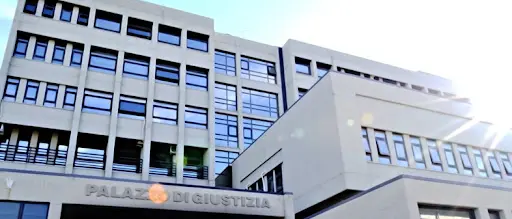 Dramma a Cetraro, i carabinieri arrestano il figlio della donna accoltellata