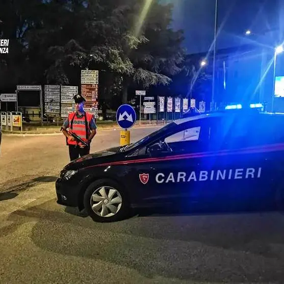 Cosenza, furto in un bar di piazza Garibaldi: due arresti