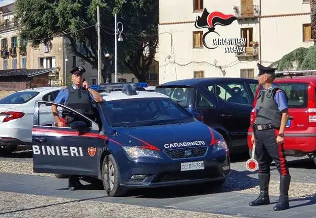 Evade dai domiciliari per comprare cocaina, 31enne arrestato dai Carabinieri