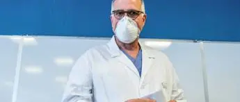 Covid, Zangrillo: \"Giovani italiani ci daranno lezione vaccinandosi\"