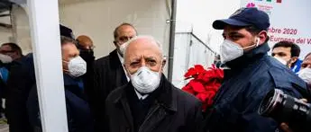 Covid Campania, De Luca: \"Obbligo mascherine? Farò altre 10 ordinanze\"