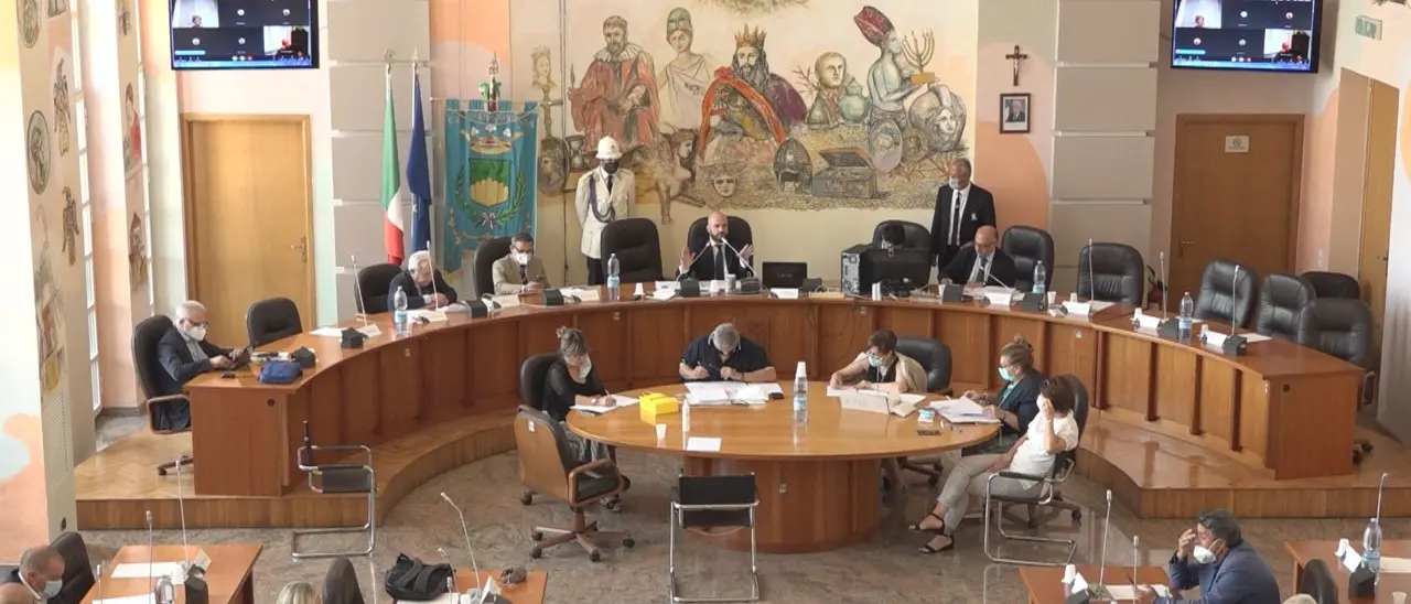 Cosenza, il 29 novembre nuovo consiglio comunale. I punti all'ordine del giorno