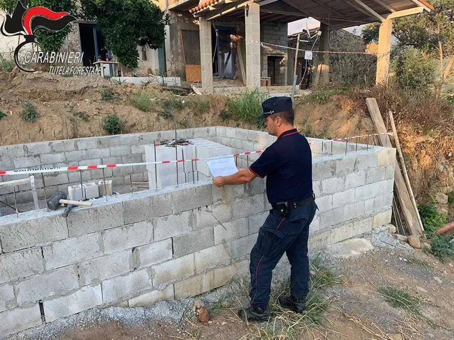 Maierà: abusivismo edilizio. Denunce e sequestri