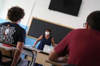 Covid, Abrignani: \"Obbligo vaccino per i prof, la scuola ci preoccupa\"