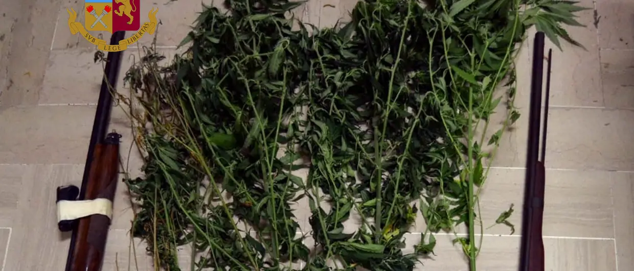 Ricettazione, armi e droga: arrestato 52enne di Corigliano