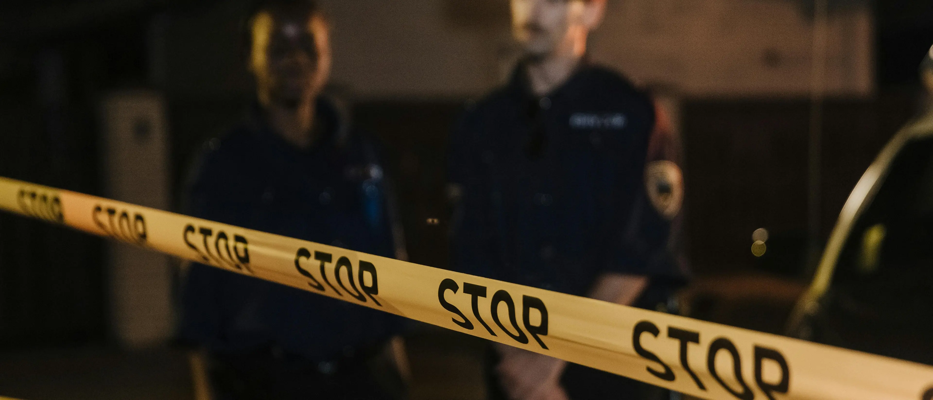 Chicago, spara sulla folla da un’auto in corsa: 4 morti e 14 feriti, alcuni sono in gravi condizioni\n