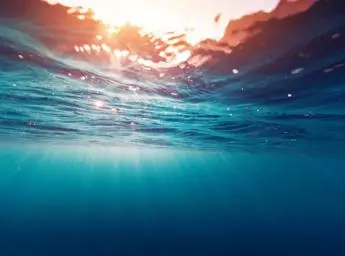 A caccia di microplastica in barca a vela, spedizione tra Eolie e Capo Milazzo