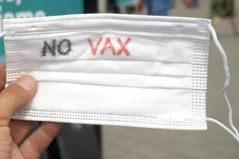 Covid, Mariano Rigillo: \"J-Ax ha ragione, no vax sono culturalmente dei terroristi\"