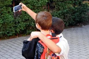 Bambini e lockdown un anno dopo, dalla resilienza alla resistenza