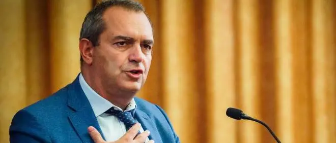 Regionali, de Magistris: «Ripristinare la sanità pubblica in tutta la regione»