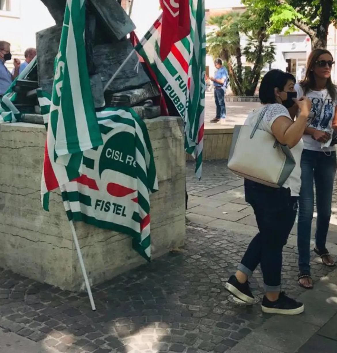 Rende, lavoratori Almaviva: «Il nostro futuro è seriamente a rischio»