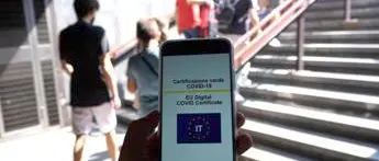 Green pass, Fusaro: \"Non ha fondamento scientifico, è espressione di un nuovo fascismo\"