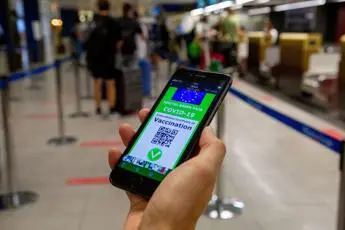 Green pass Italia obbligatorio, dove serve: regole scuola e Rsa