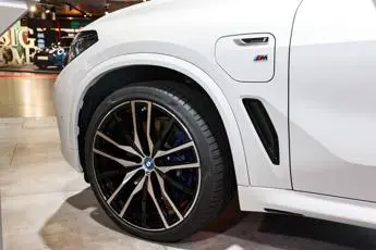 Pneumatici Pirelli certificati Fsc per la prima volta al Salone di Monaco