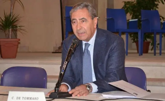 San Lucido, terremoto politico: cade l'amministrazione De Tommaso