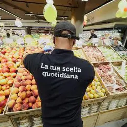 Roma, in via Tuscolana nuovo maxistore decò
