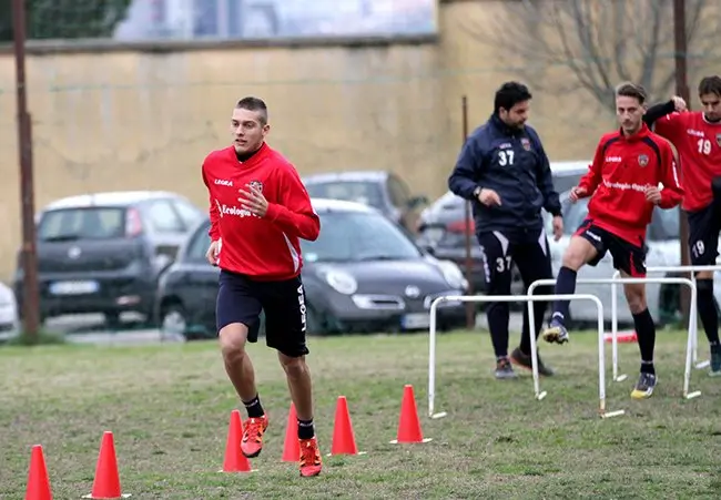 Per il Cosenza allenamento nel pantano del Sanvitino