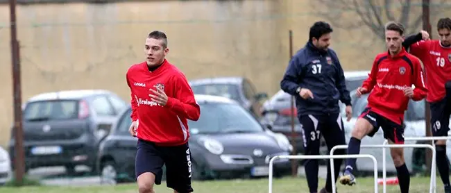 Per il Cosenza allenamento nel pantano del Sanvitino