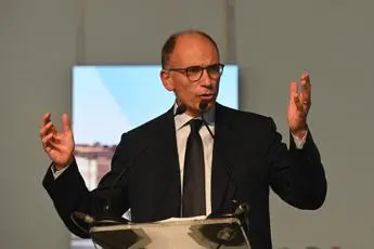 Covid, Letta: \"Chi non si vaccina è contro la libertà degli altri\"