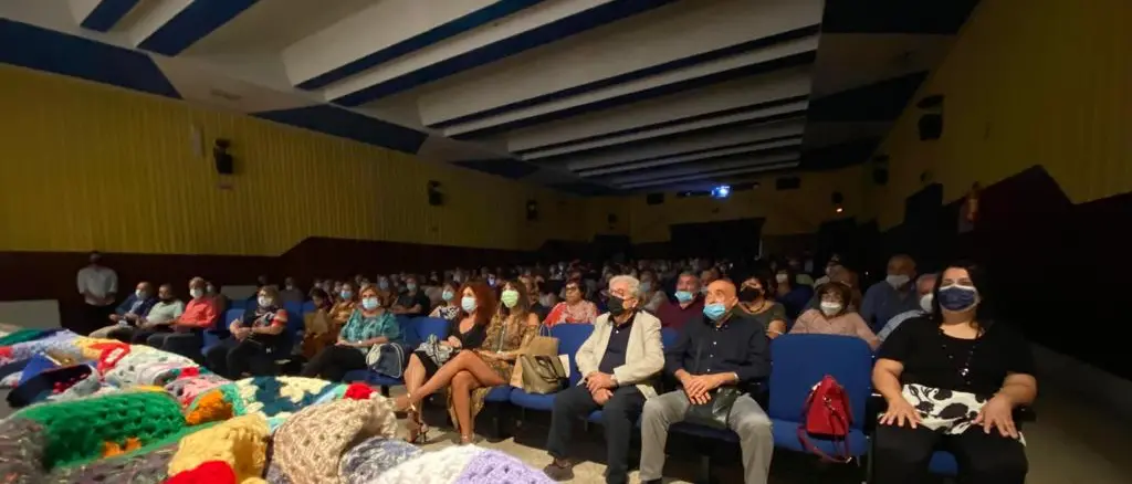 Successo per la prima cinematografica de “La sciarpa della pace”