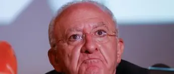 Green Pass Italia, De Luca: \"Lega e FdI irresponsabili e stupidi\"