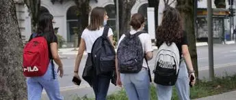 Covid, \"la scuola è tra i luoghi più sicuri\": lo studio