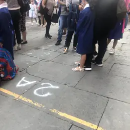 Green pass scuola per genitori, al Regina Elena si risolve con 'isole' su asfalto