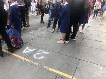 Green pass scuola per genitori, al Regina Elena si risolve con 'isole' su asfalto
