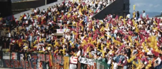 Una rissa al concerto dei Sound. Così partì la rivalità tra Cosenza e Catanzaro