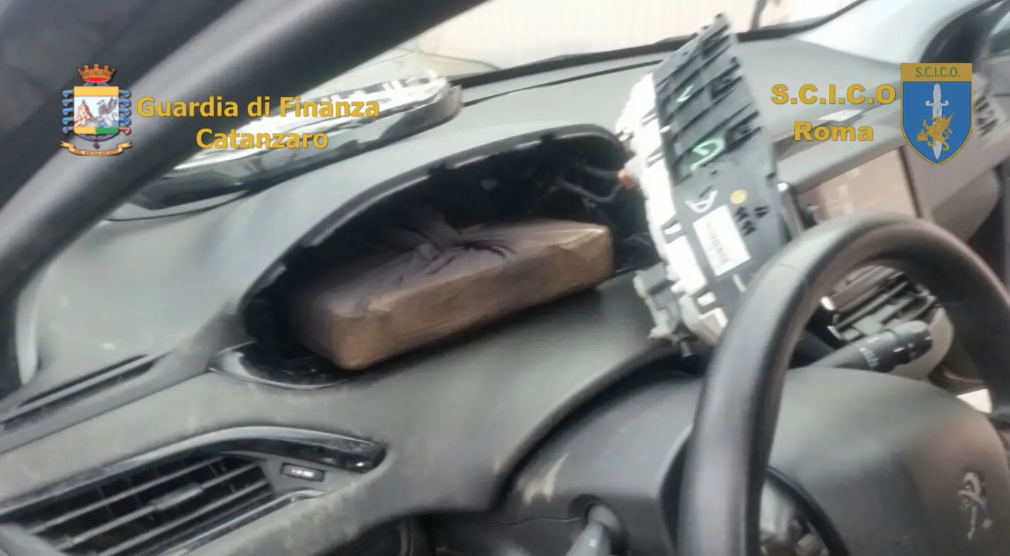 Fiumi di droga dall'Europa alla Calabria, arrestate 57 dalla Dda di Reggio