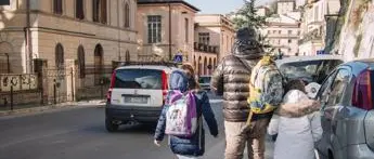 Padre senza Green pass scuola: \"Riportatemi i figli o chiamo carabinieri\"