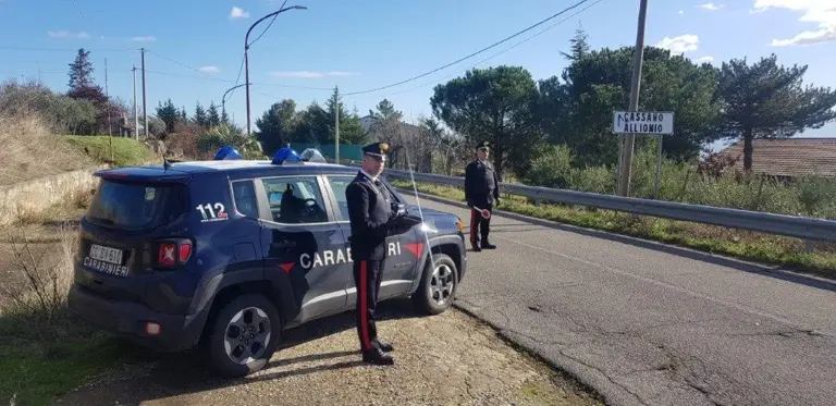 Tenta di nascondere la droga negli slip: arrestato dai Carabinieri